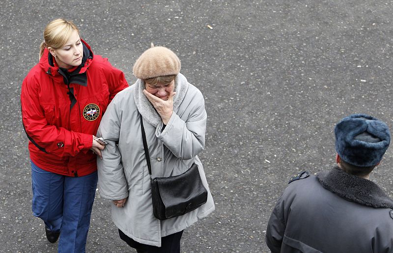 Los servicios de emergencia han evacuado a todas las personas del interior del metro y las zonas próximas