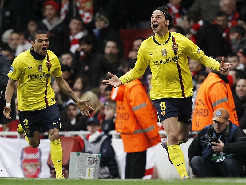 Ibrahimovic celebra el primer tanto ante el Arsenal.