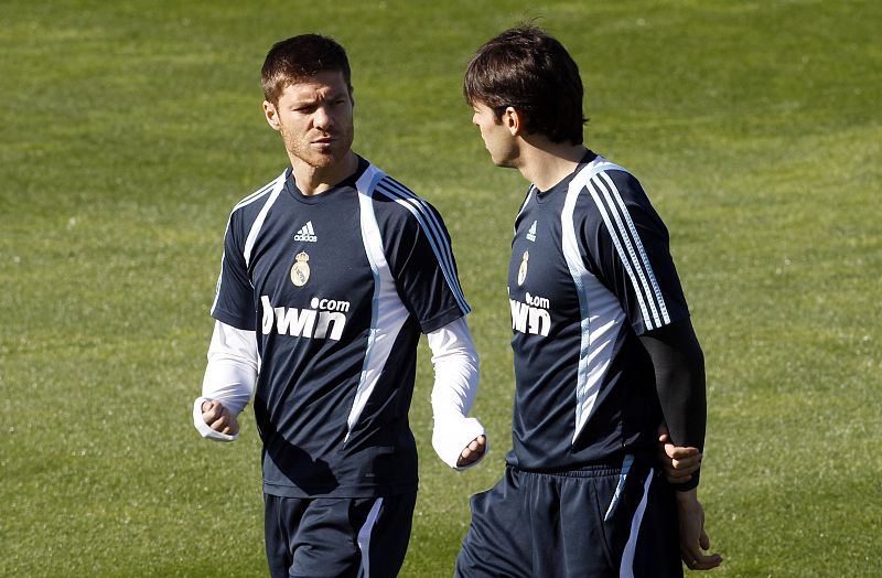 Xabi Alonso y Kaka se entrenaron al margen.