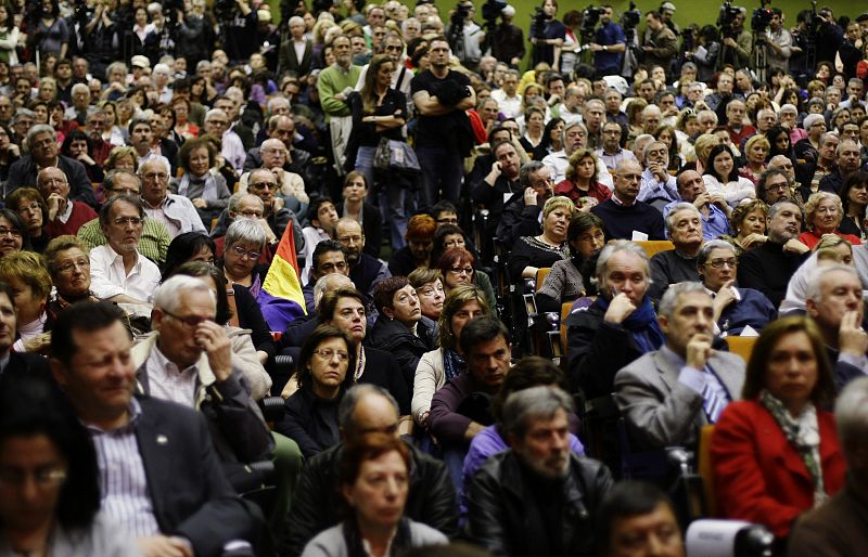 People gather to show support for Spanish High Court Judge Baltasar Garzon in Madrid