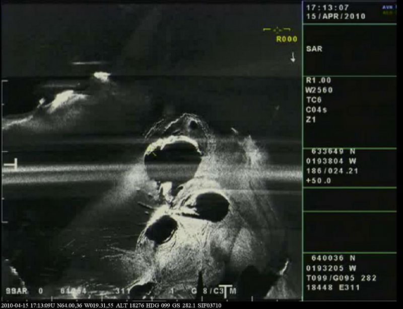 Imagen de un radar que muestra tres cráteres del volcán