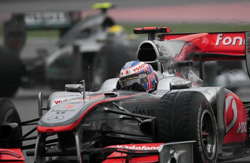 Jenson Button fue el piloto más rápido en el Gran Premio de China y ha dado un golpe poniéndose líder de la clasificación mundial de pilotos.