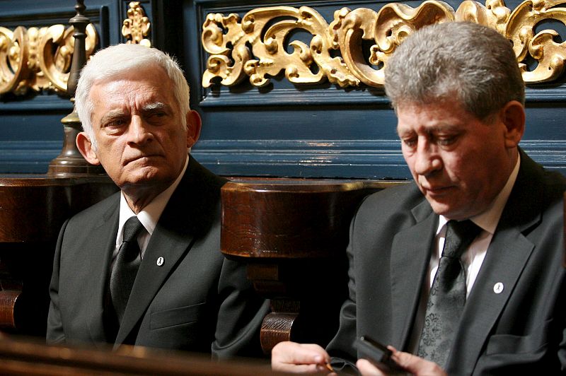 MISA FUNERAL POR EL EL PRESIDENTE POLACO, LECH KACZYNSKI, Y SU ESPOSA MARIA EN LA BASÍLICA DE SANTA MARÍA EN CRACOVIA