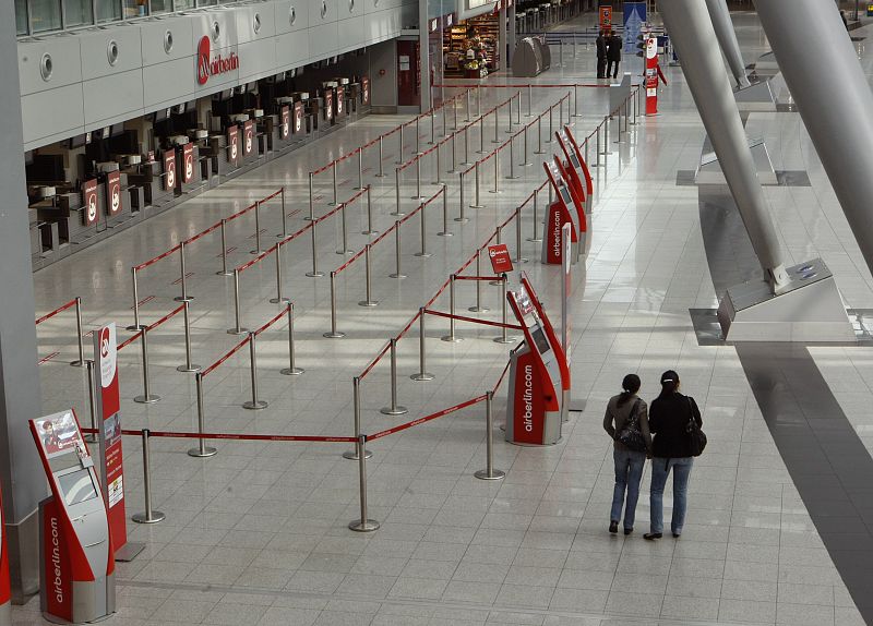 Así comienzan a estar los aeropuertos ante la incertidumbre aérea.