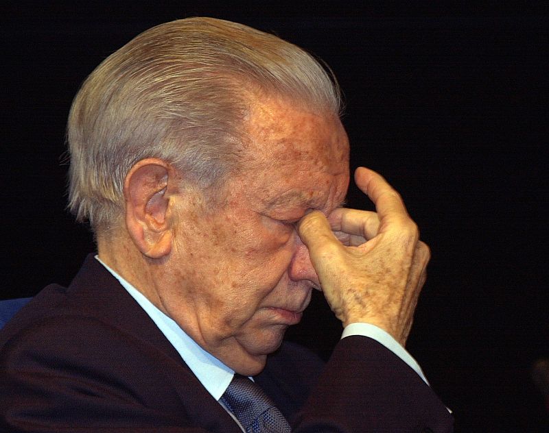 Samaranch tuvo que ser ingresado en 2001 con síntomas de "cansancio extremo".