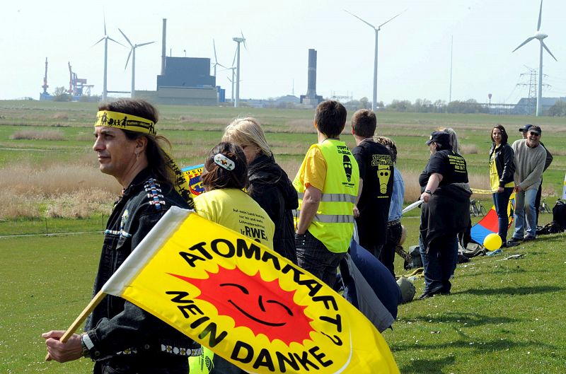 MANIFESTACIÓN CONTRA LA ENERGÍA NUCLEAR EN BRUNSBUETTEL