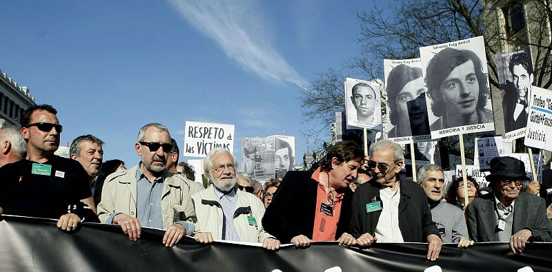 ARRANCA EN MADRID LA MARCHA DE APOYO A GARZÓN Y CONTRA EL FRANQUISMO