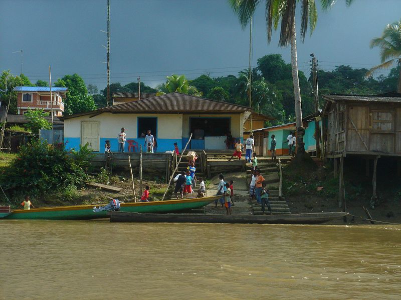 Primeras aldeas con desplazados a orillas del río Baudó
