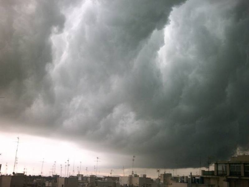 El cielo de Elche justo antes de descargar una tormenta.