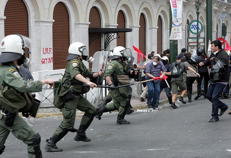 DISTURBIOS EN ATENAS