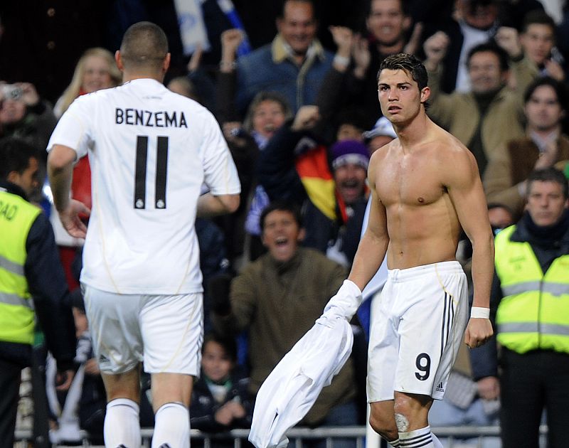 Cristiano Ronaldo celebra el gol ante el Almería en el partido en el que posteriormente sería expulsado.