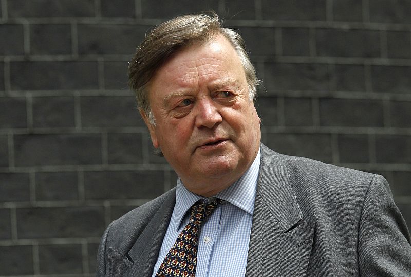 Ken Clarke, antiguo portavoz de Industria conservador, se ha convertido en el nuevo ministro de Justicia. Se espera que desde esa posición desactive la medida laborista de crear un DNI en el país.