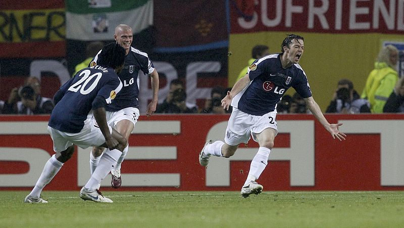 El inglés Davies celebra el empate.