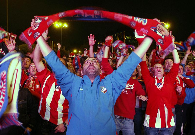 La bufanda del Atlético al cielo.