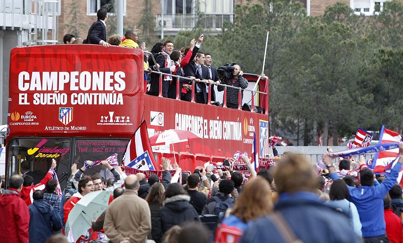 El autobús descapotable de los triunfadores.