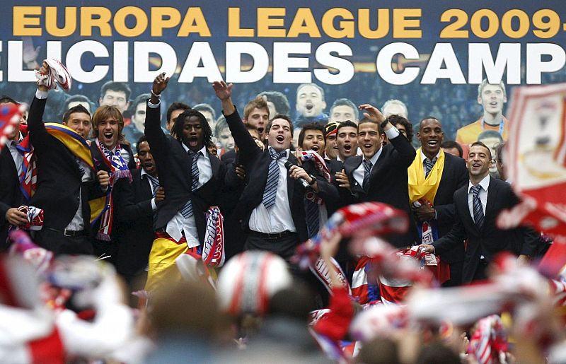 Los jugadores del Atlético de Madrid en el ayuntamiento.