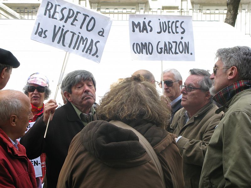 Garzón suspendido