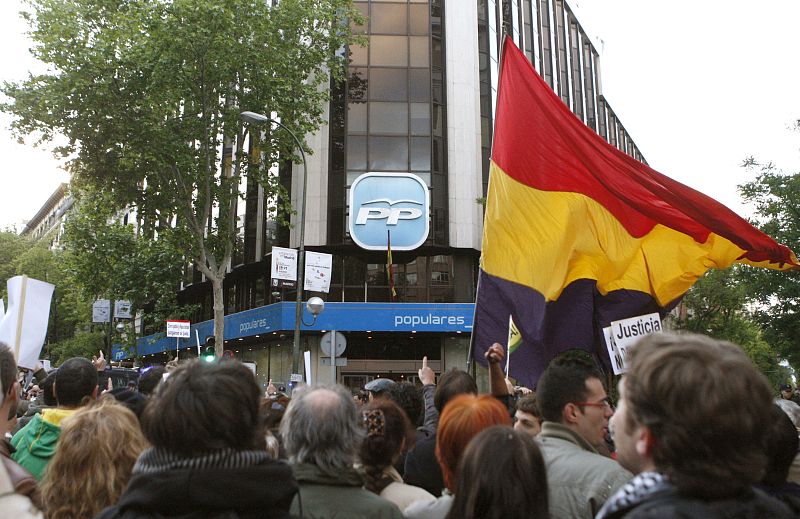 SALIDA JUEZ BALTASAR GARZÓN DE AUDIENCIA NACIONAL