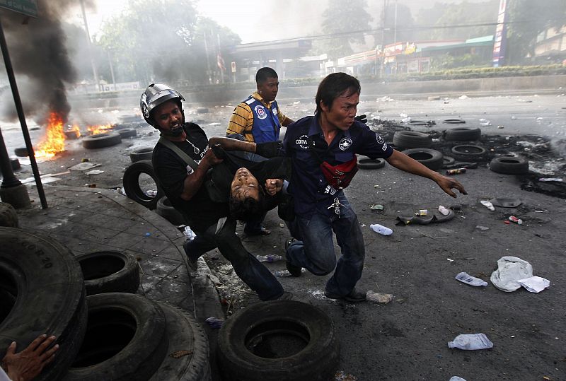 Duros enfrentamientos en Bangkok