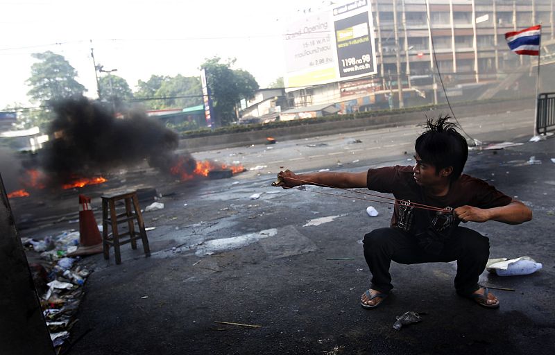 Duros enfrentamientos en Bangkok