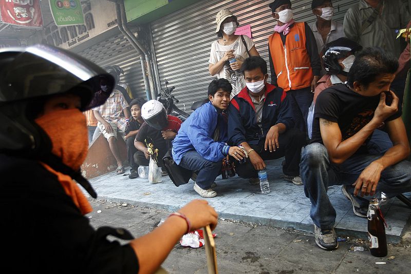 Duros enfrentamientos en Bangkok