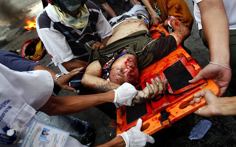 Duros enfrentamientos en Bangkok