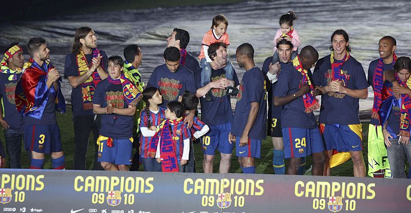 El delantero del FC Barcelona Pedro Rodríguez celebra su gol, el segundo de su equipo, frente al Real Valladolid.