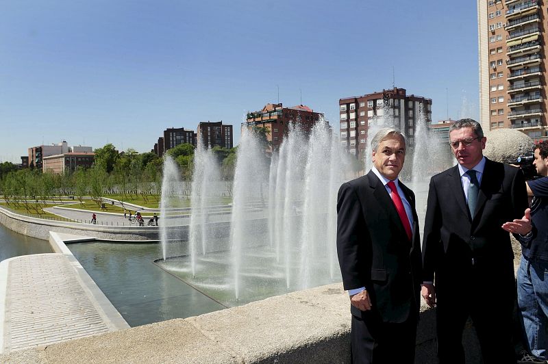 ALBERTO RUIZ GALLARDÓN Y SEBASTIÁN PIÑERA