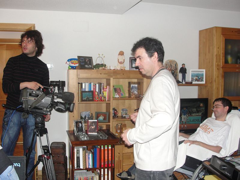 Crónicas se reencuentra con Raúl Miranda, el protagonista del reportaje "Ya no puedo per aún puedo"