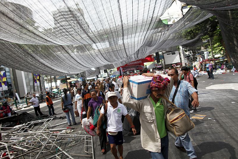 Los manifestantes abandonan la ocupación