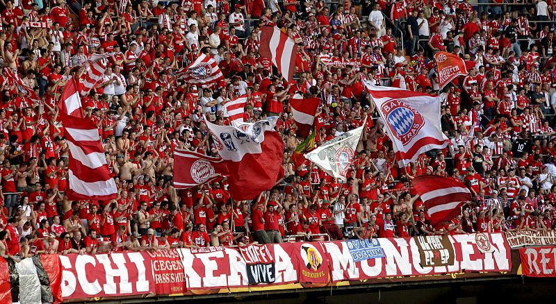 Impresionante ambiente en la grada del Bayern.