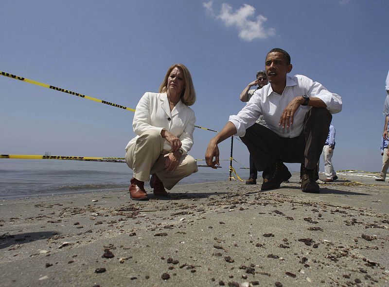 El presidente de EE.UU., Barack Obama, ha viajado hasta Luisana para supervisar personalmente las labores de sellado del vertido de petróleo en el Golfo de México.