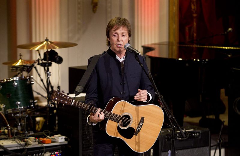 Paul McCartey pone en pie a la Casa Blanca