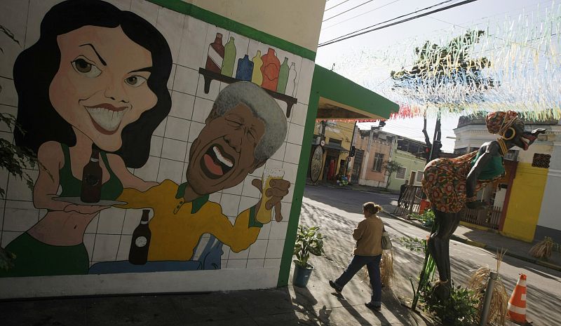 Grafiti de Rio de Janeiro que relaciona al país carioca con el Mundial del país de Nelson Mandela.