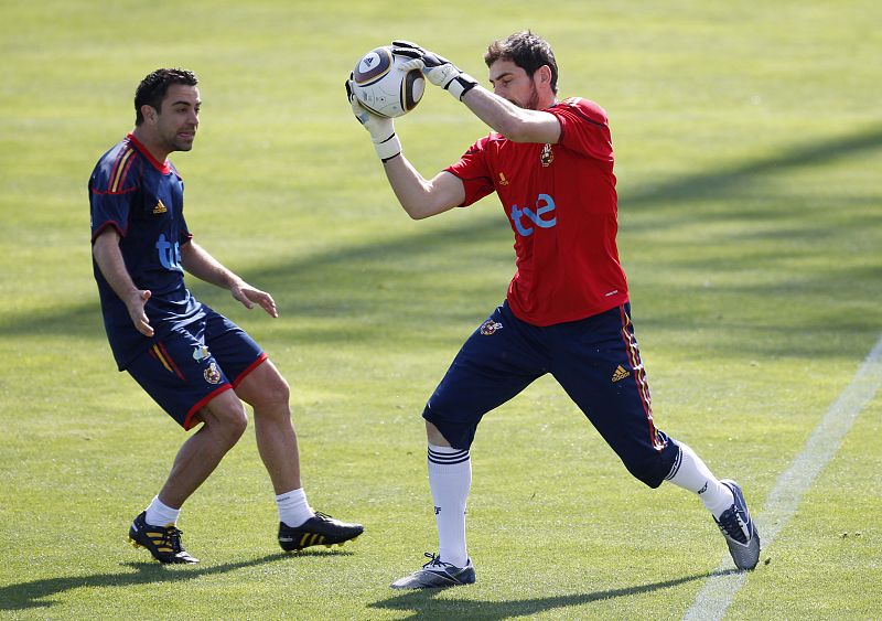 Xavi y Casillas son los pilares que tienen que llevar a España a ganar su primera Copa del Mundo en Sudáfrica.