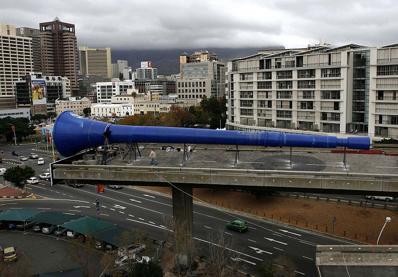 Aquí otra imagen de esta vuvuzela gigante, que se ha convertido ya en todo un símbolo del Mundial de Sudáfrica 2010.