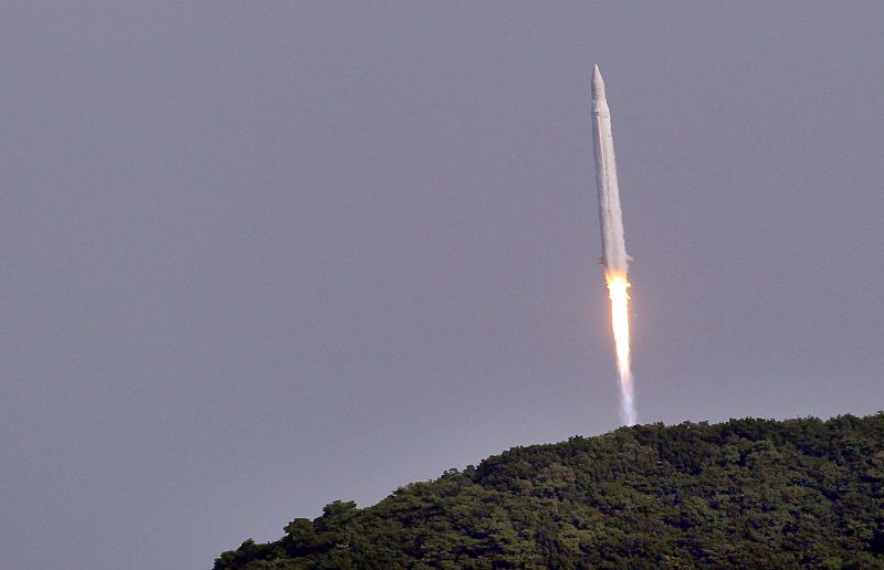 COREA DEL SUR LANZA UN COHETE ESPACIAL CON UN SATÉLITE CIENTÍFICO