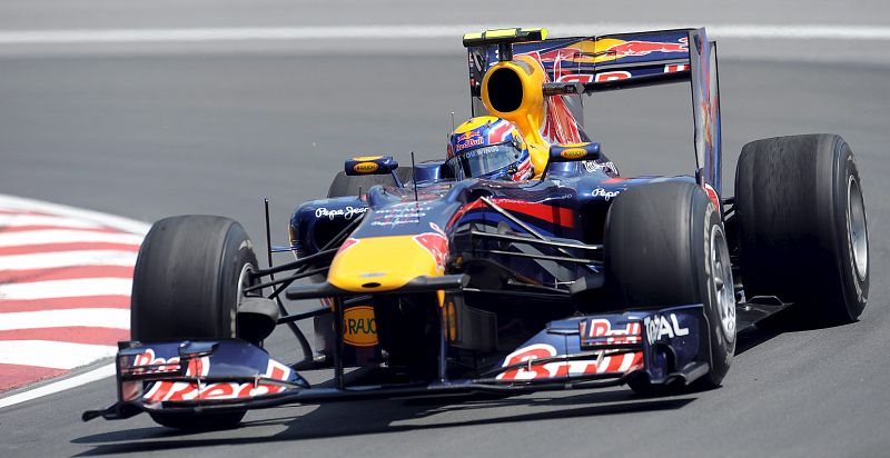 El vehículo pilotado por el australiano Mark Webber, (Red Bull), en acción durante el Gran Premio de Canadá.