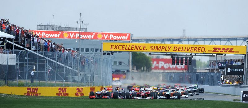 Vehículos en acción durante el Gran Premio de Canadá.