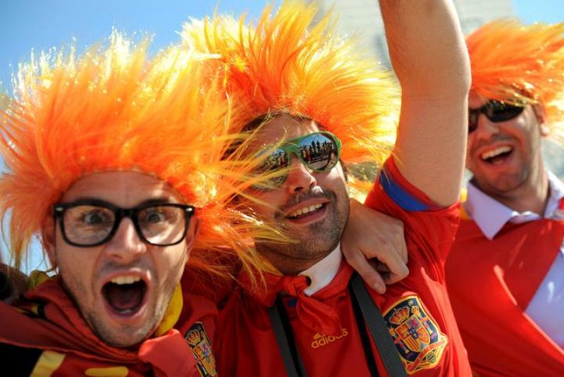 Gran ambiente entre los aficionados españoles en Durban que confían que éste sea el Mundial de España.