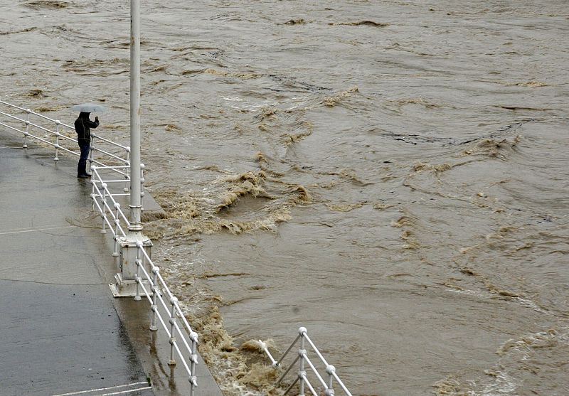 LA LLUVIA DEJA DESBORDAMIENTOS DE RÍOS EN VIZCAYA Y 103 LITROS/METRO CUADRADO