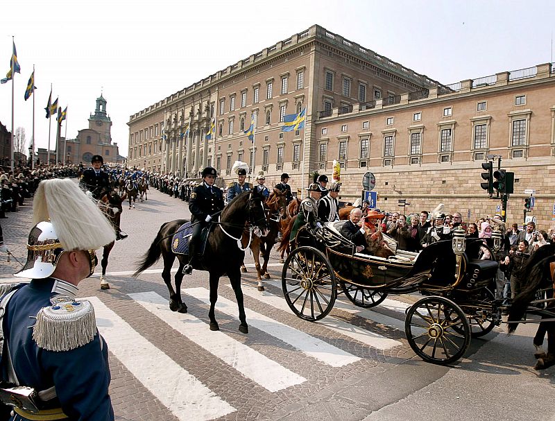 El banquete nupcial se celebrará en el Palacio Real y tendrá como anfitriones al rey Carlos Gustavo y a la reina Silvia.