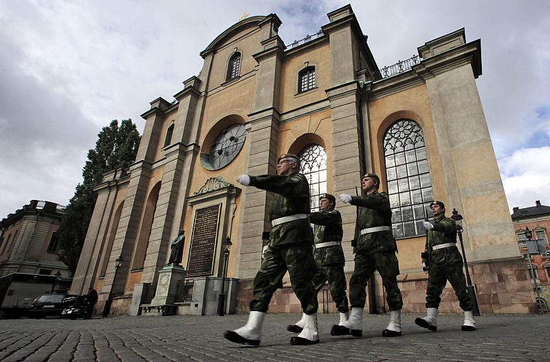 La ceremonia nupcial se celebrará en la catedral de Estocolmo, cuyos primeros vestigios datan del siglo XIII y que ha sido restaurada para la ocasión.
