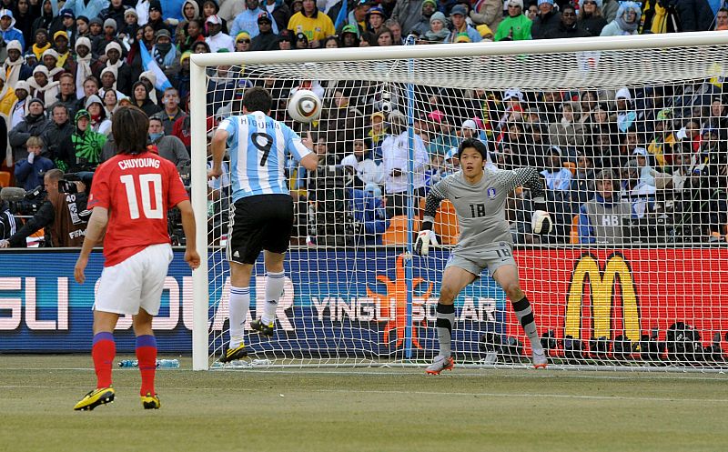 El jugador argentino Gonzalo Higuain se convierte, de momento, en el pichichi del Mundial, después de haber marcado 3 goles a Corea del Sur.