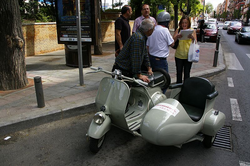 La moto con sidecar de el Ranita, un antiguo amigo piloto de Ángel Nieto