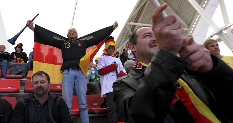 Los hinchas de la tricampeona superaban a los serbios en número.
