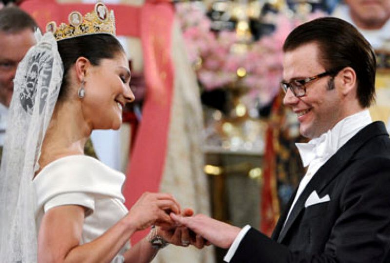 La Princesa Victoria de Suecia y Daniel Westling se han dado el sí quiero en la catedral de Estocolmo en una ceremonia cargada de emoción.