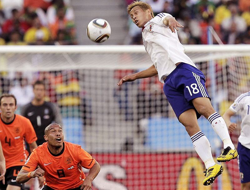 El japonés Keisuke Honda estuvo muy aislado en el ataque nipón.