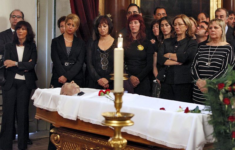 INTELECTUALES Y POLÍTICOS DE PORTUGAL Y ESPAÑA DESPIDEN A SARAMAGO