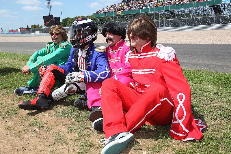 El piloto mallorquín ha querido homenajear a 'The Beatles' en Silverstone.